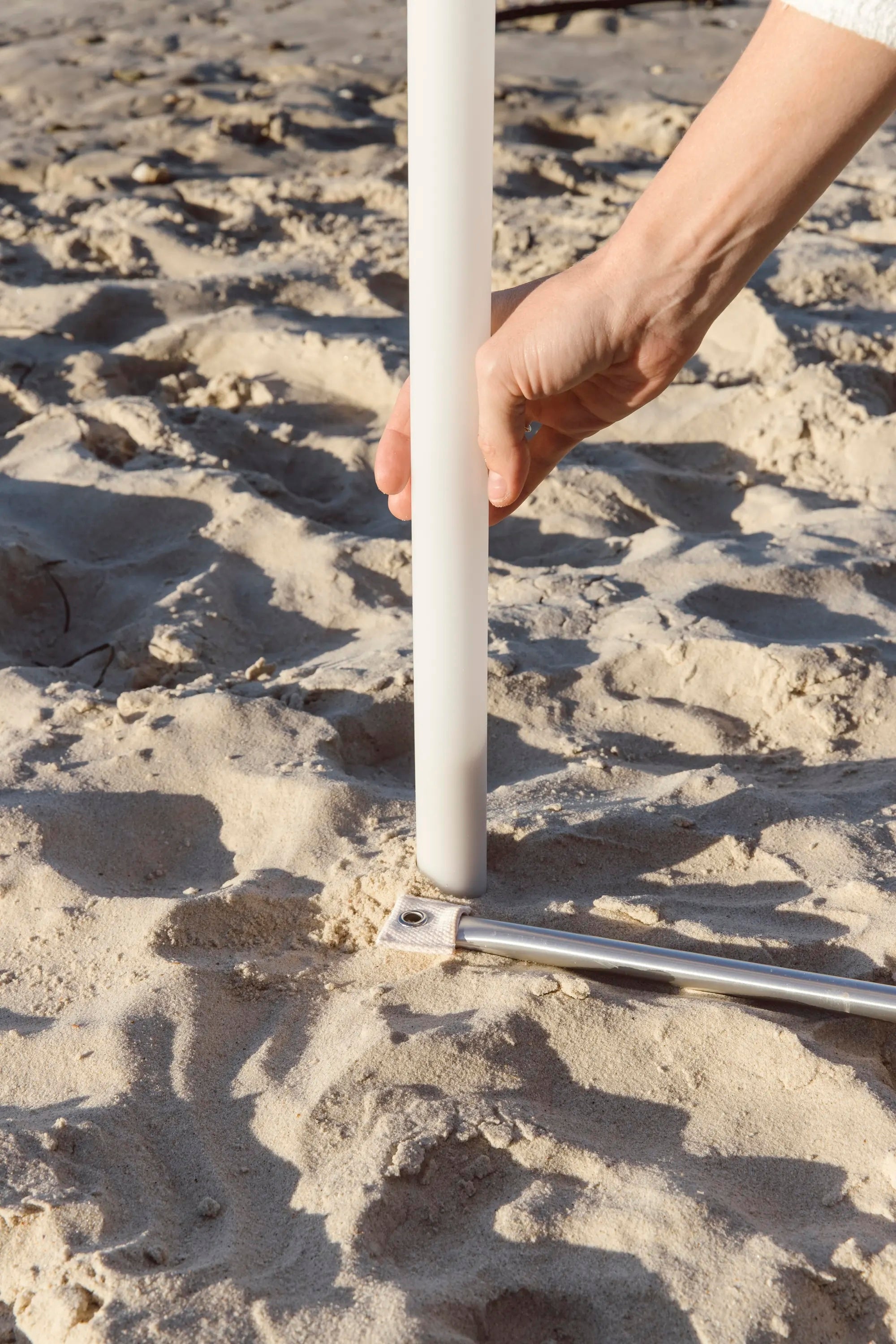 insert guide pipes into sand