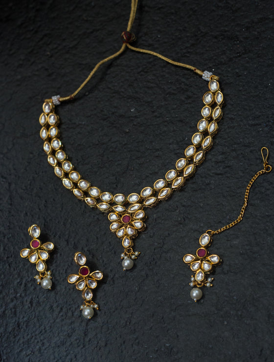 Vilandi Kundan Necklace Set with 