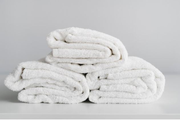 white towels in bulk