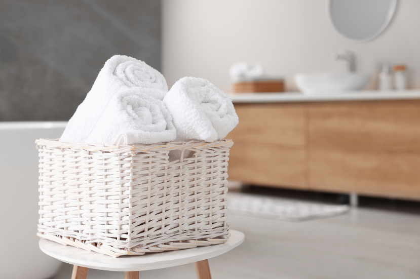 white towels in bulk