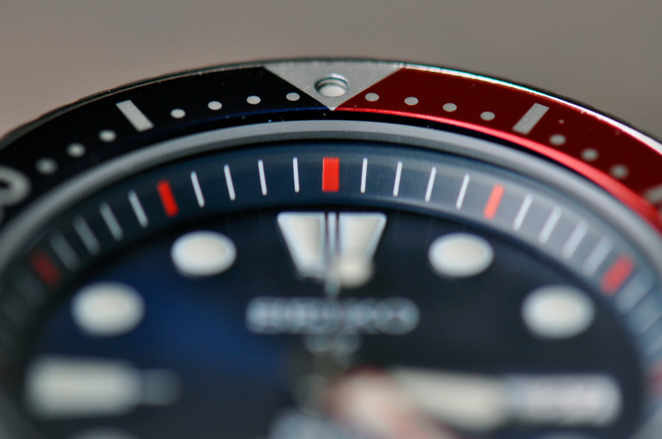How to Align A Seiko Diver's Bezel – Strap Mill Canada