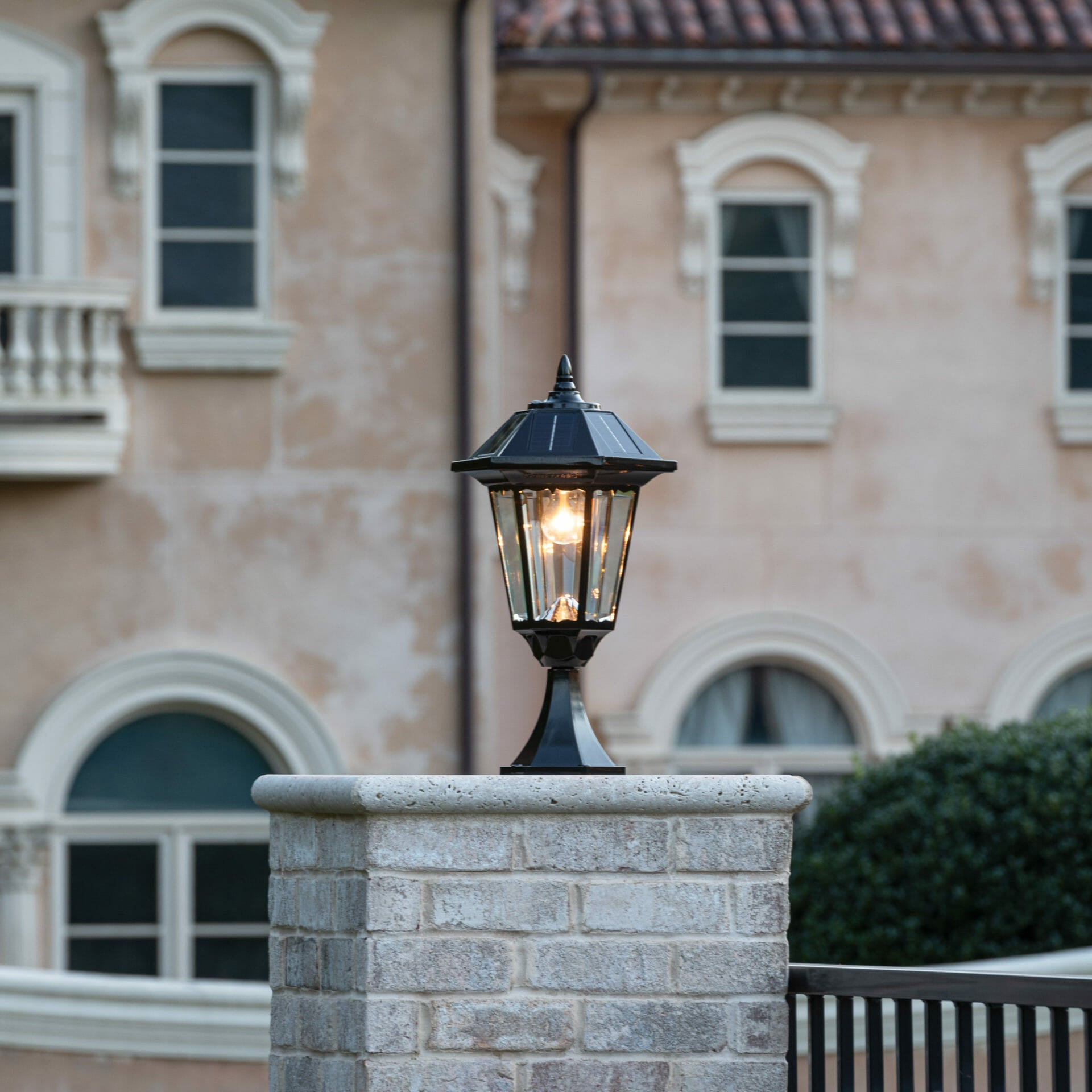 GAMA SONIC | Windsor Bulb Solar Light | Wall/Pier/3