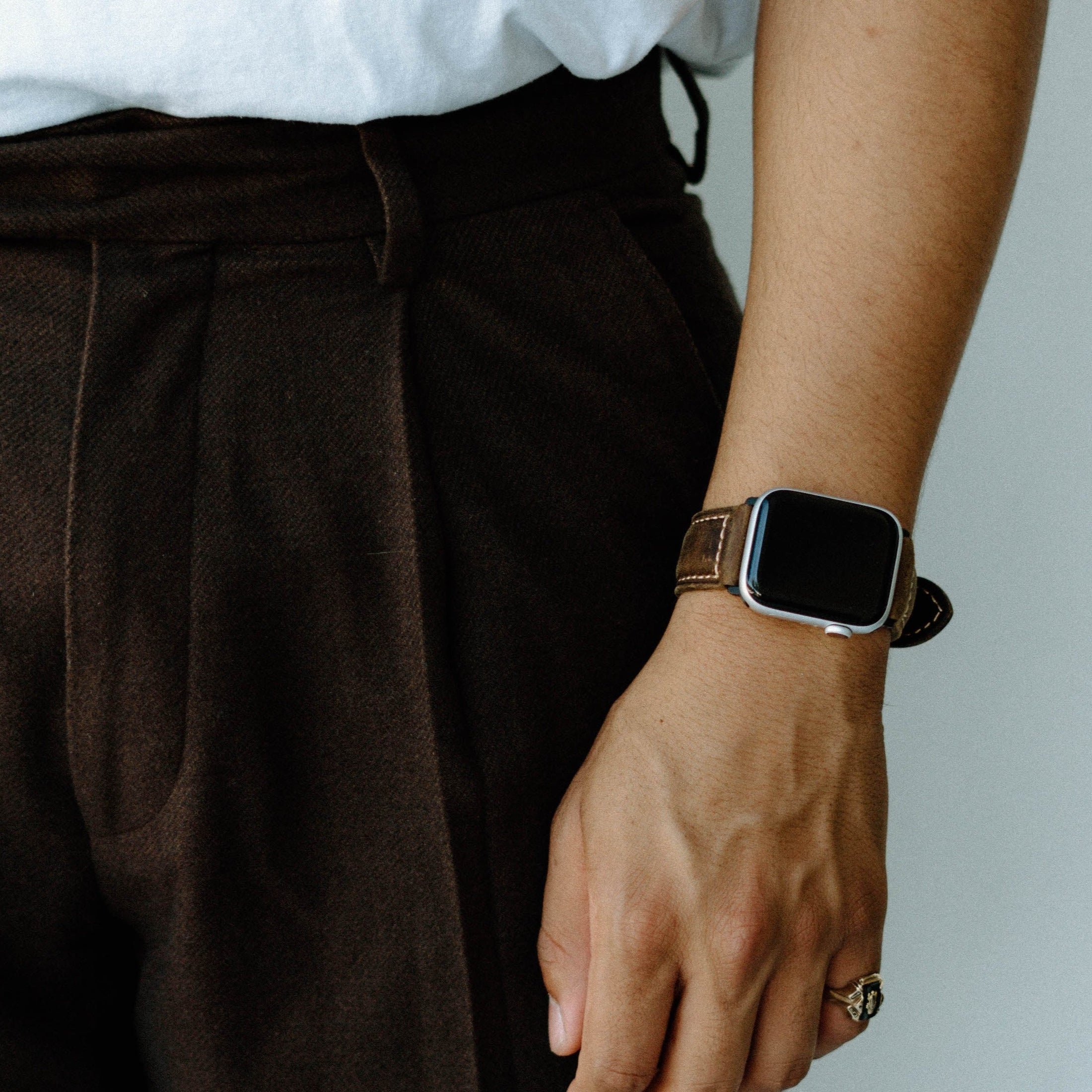 Dark Brown Leather Apple Watch Band | Terra Bullstrap®