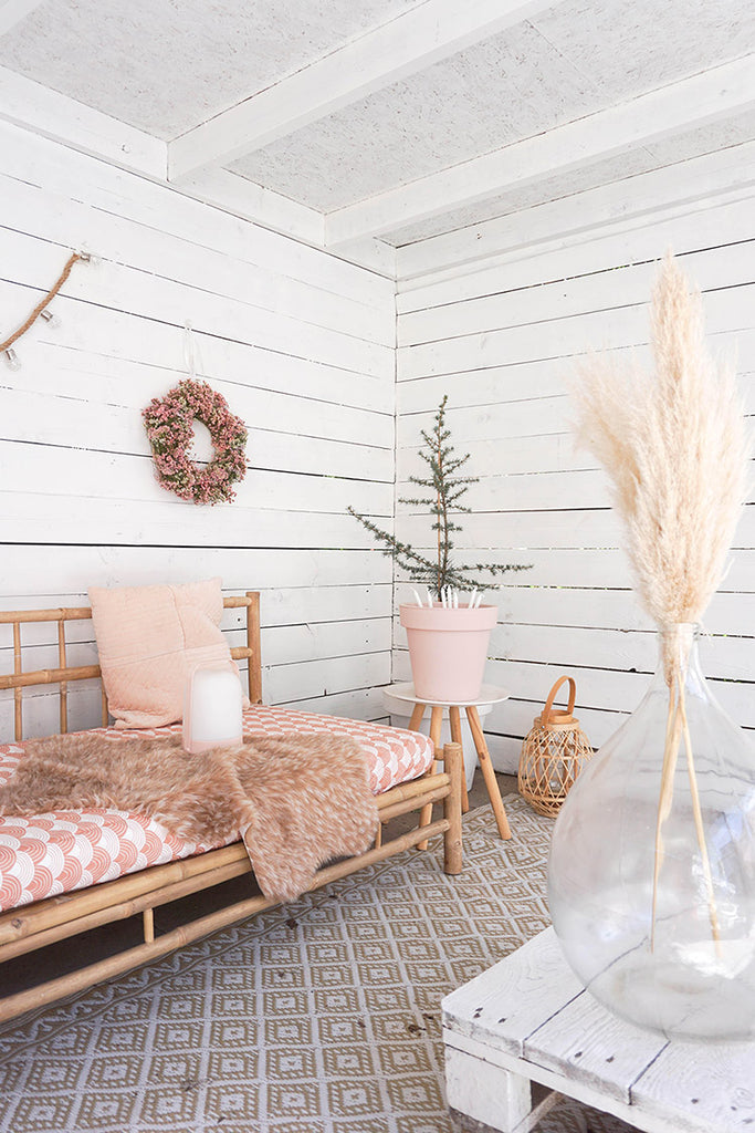 pink_outdoors_space_interiors