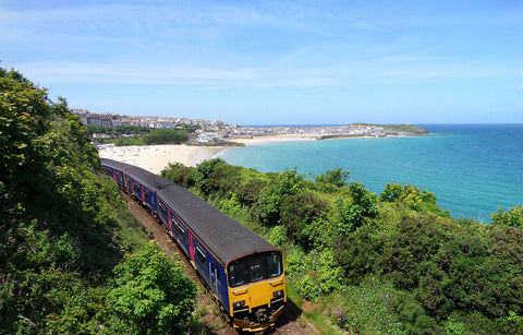 Image of the seaview from the train to St Ives