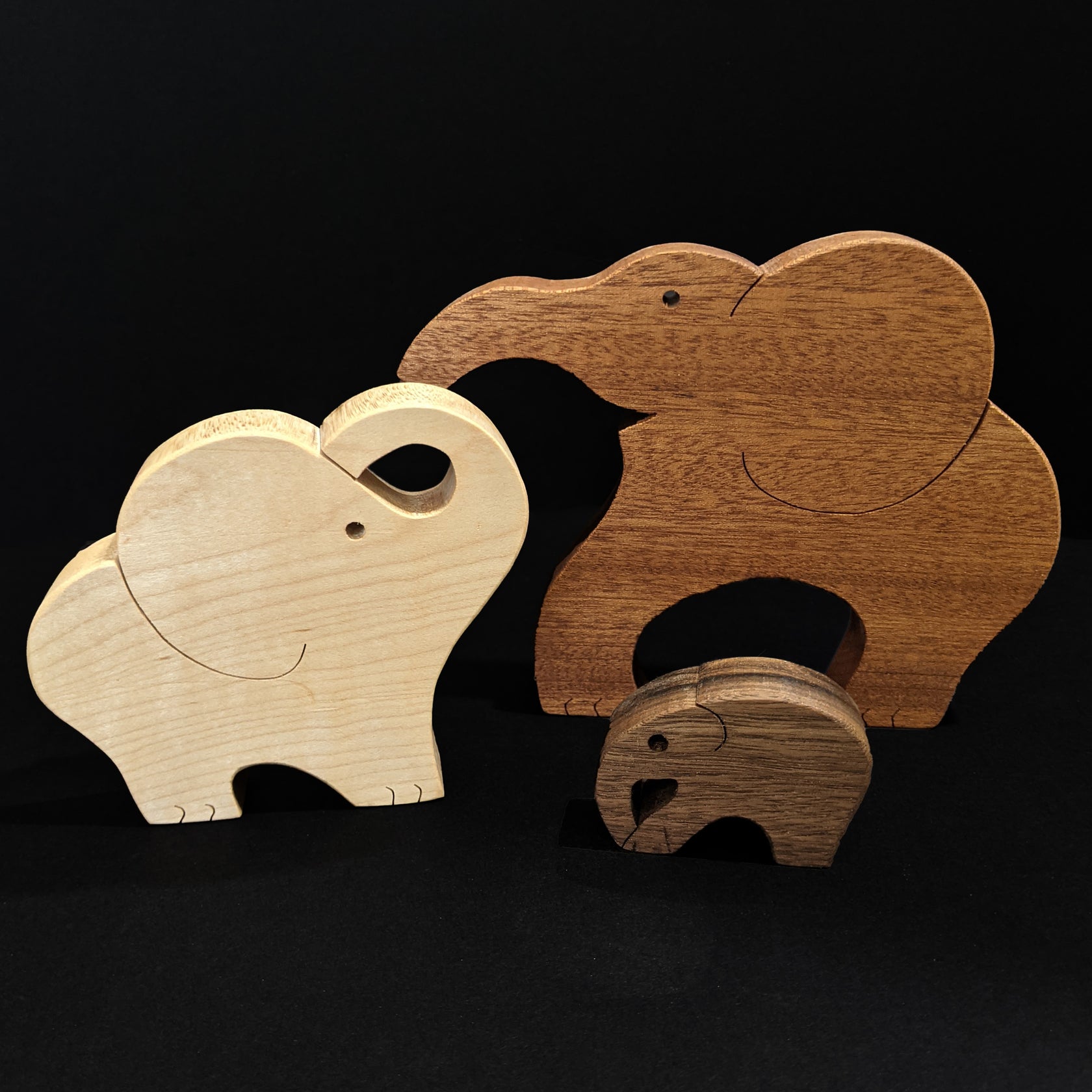 Cute Interlocking Elephant Family – PaulTheMaker