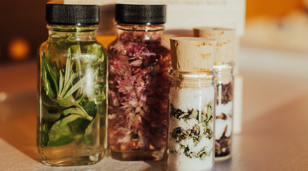 DIY herbal vinegars and salts in small bottles