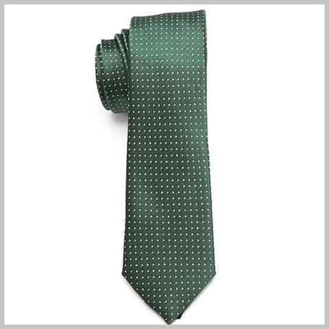 緑の水玉模様のネクタイ