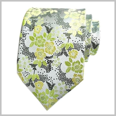 Cravatta floreale verde chiaro realizzata in seta