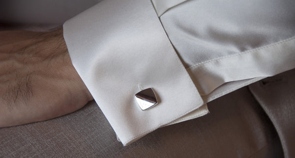 How to put on cufflinks