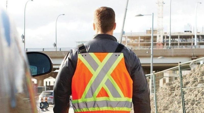 The Advantages of Wearing Hi-Vis Overalls on the Job Site