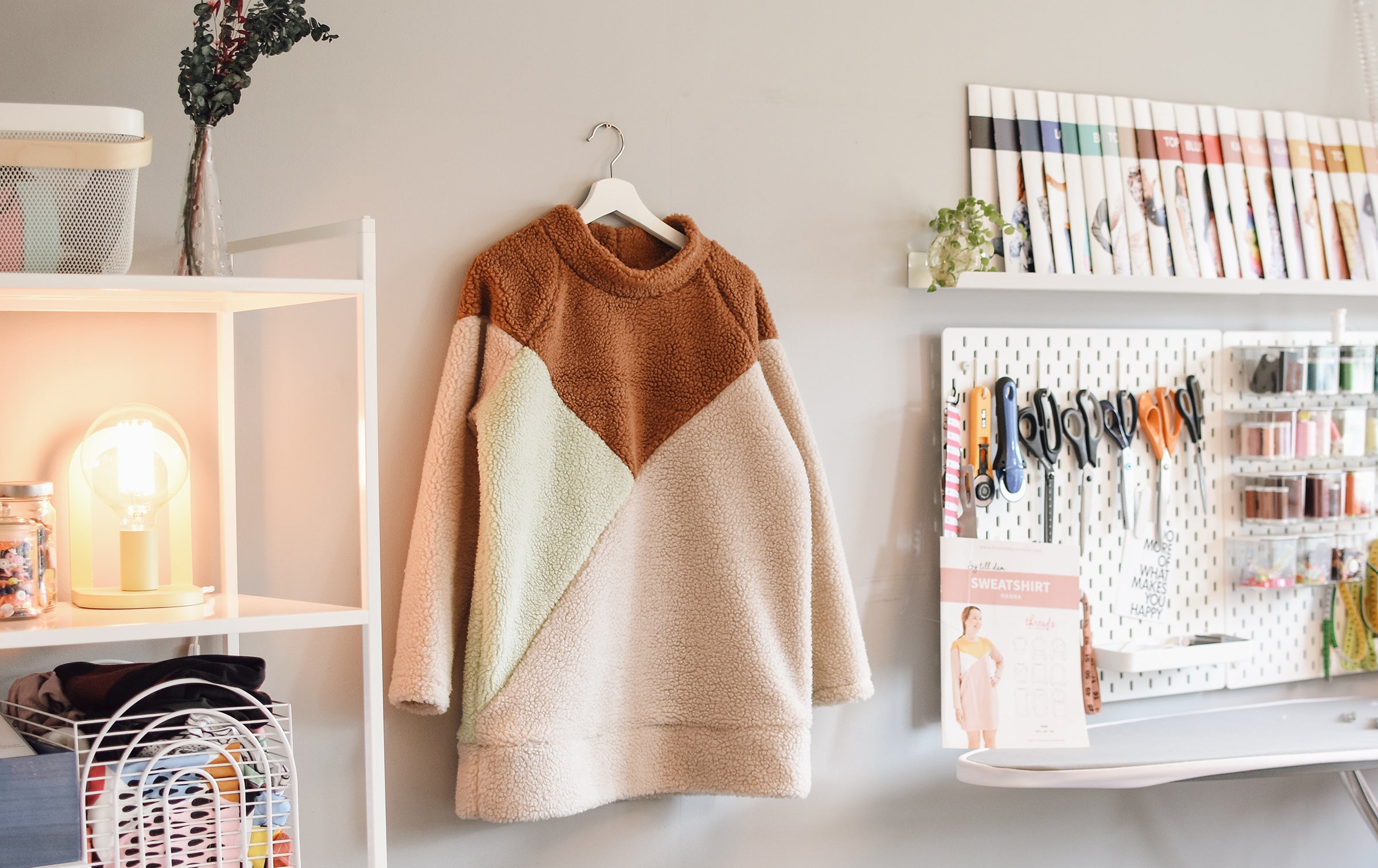 Make yourself a super cosy teddy fleece sweatshirt – Threads by Caroline