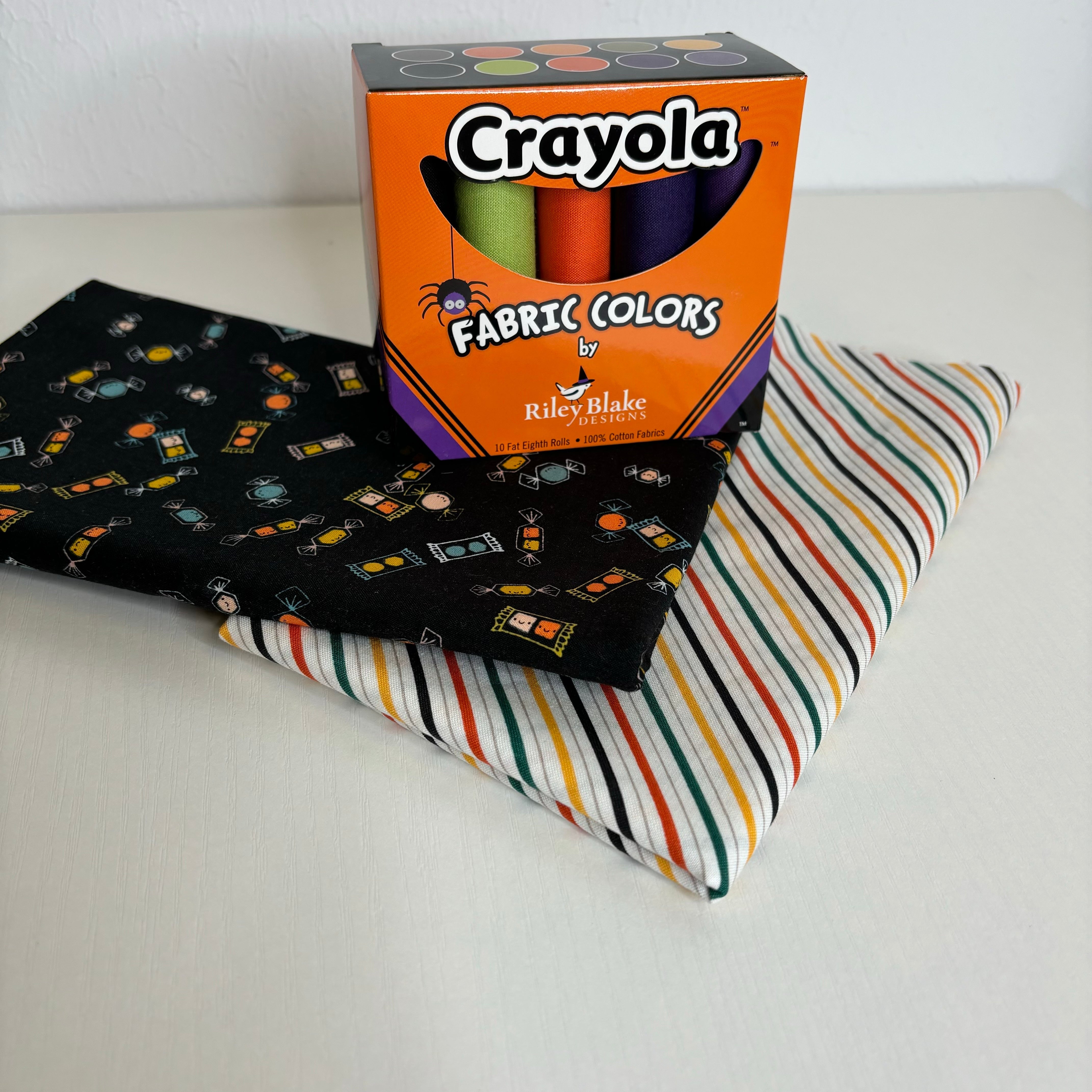 Halloween Crayola Tiny Candy Stripe Table Runner Kit #18