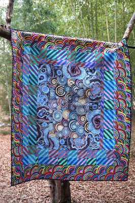 Shell Log Cabin - Kaffe Collective Feb 2022 Quilt Pattern by Kaffe Fassett  - Free Spirit Fabrics