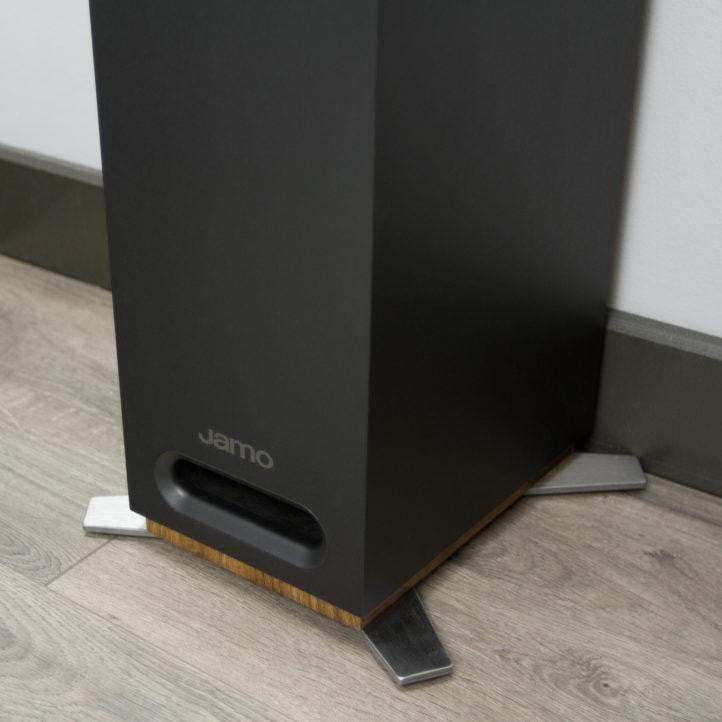 s 809 floorstanding speaker