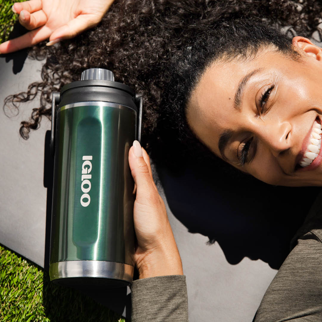 Igloo Coolers | 64 oz Twist ‘N’ Chug Bottle, Carbonite