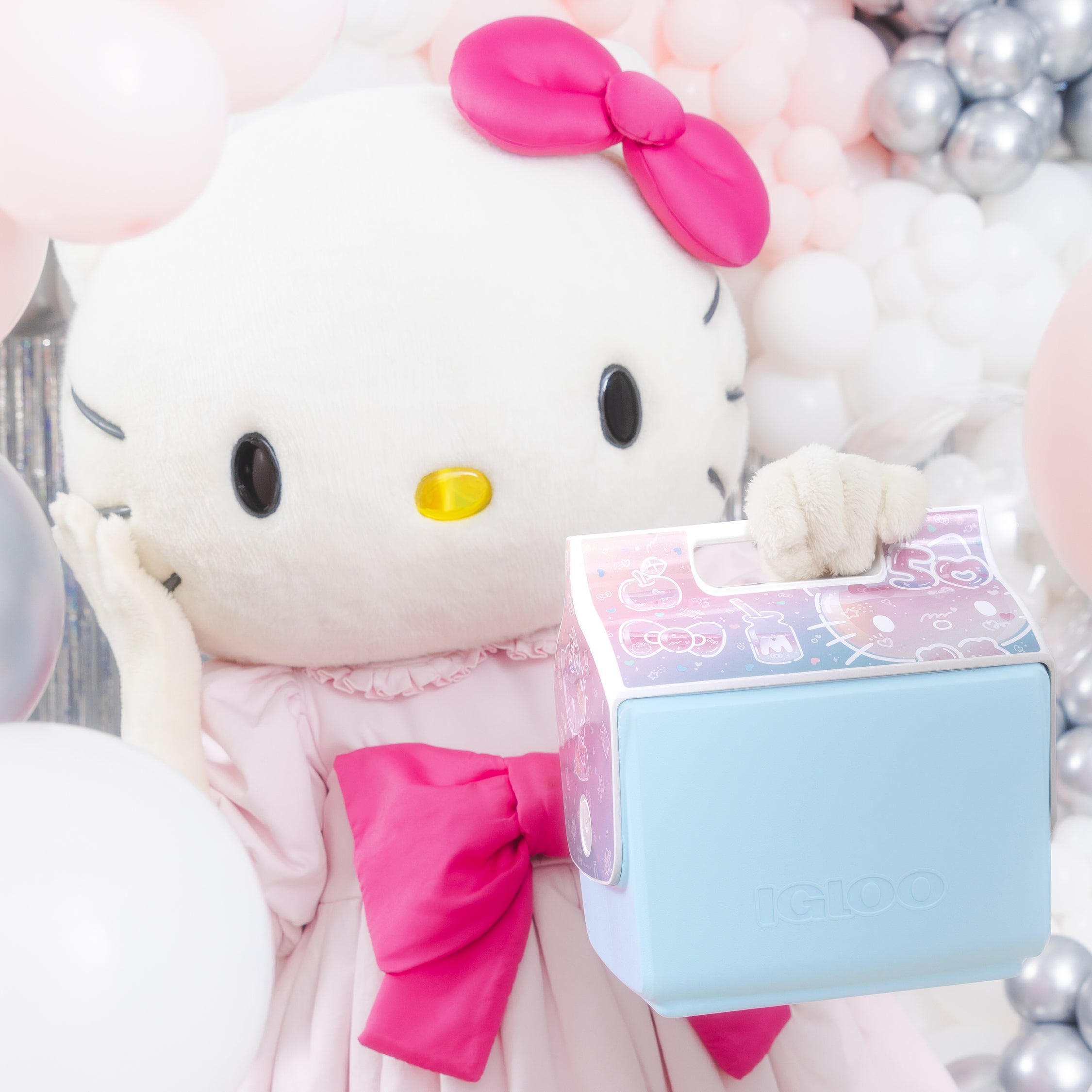 Hello Kitty® 50th Anniversary Little Playmate 7 Qt Cooler