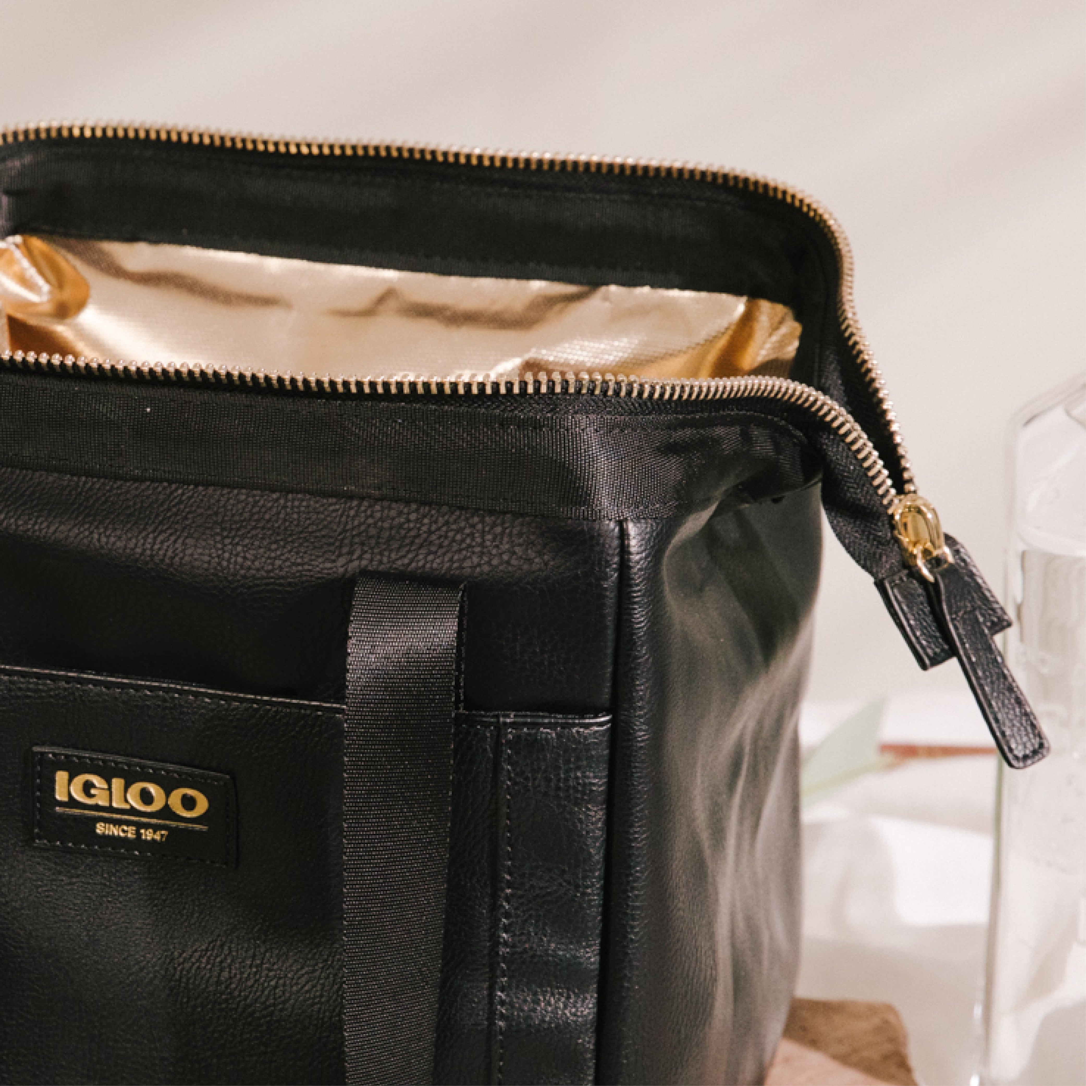 Igloo Sport Luxe Mini City Lunch Sack - Black/Gold