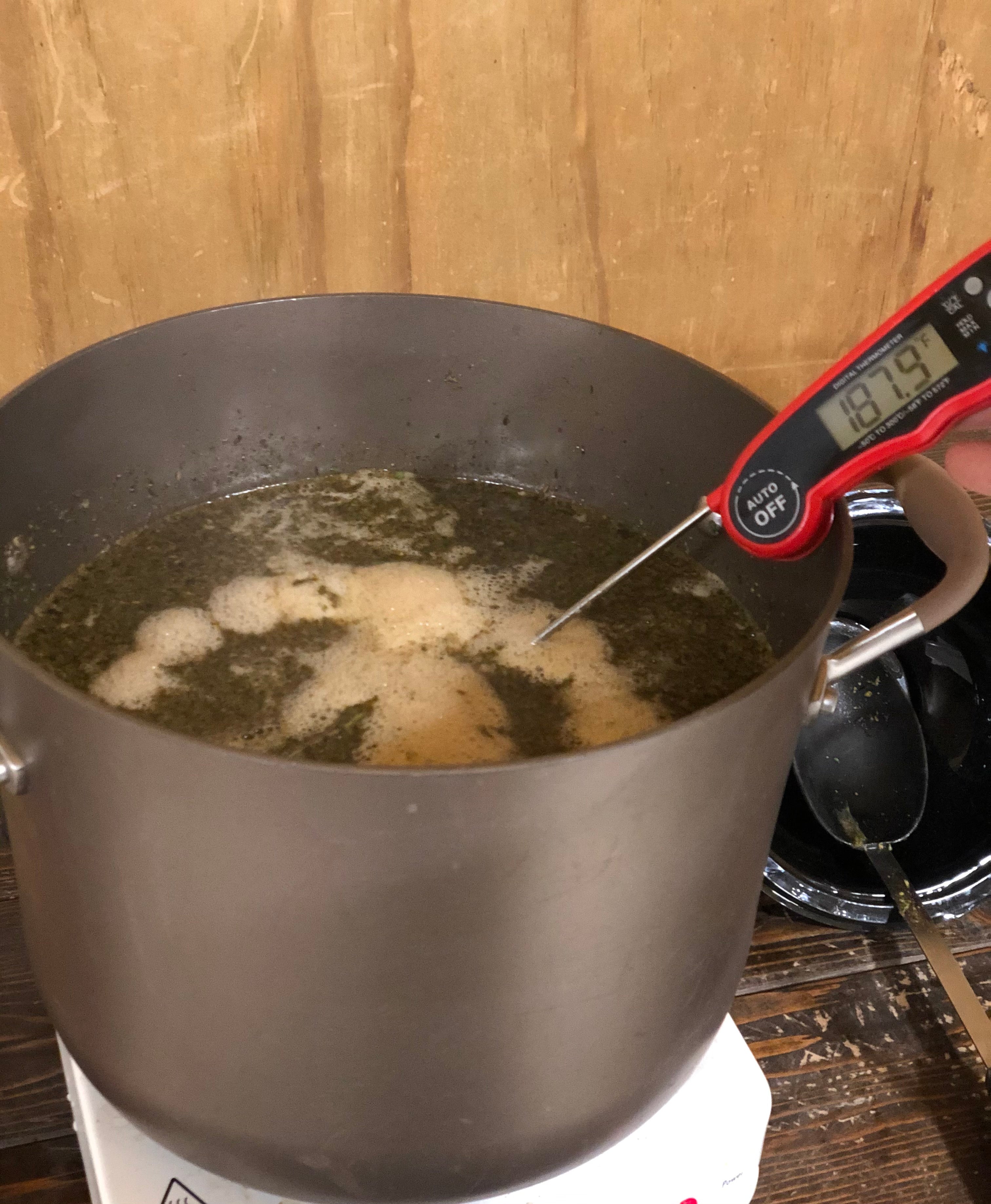 Wagyu Bone Broth with Wagyu Beef Soup Bones - Kansas City Cattle Company