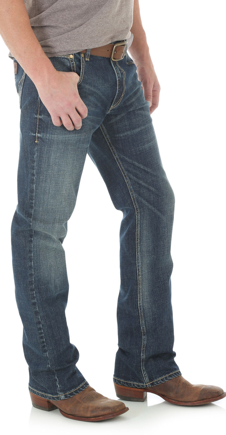 Retro Slim Fit Layton Jeans from Wrangler – Pard's Western Shop Inc.