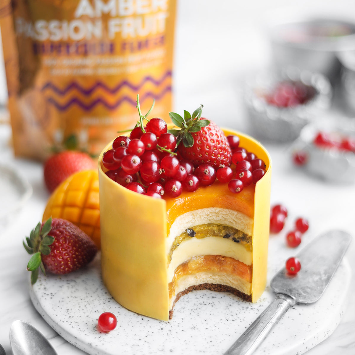 https://cdn.shopify.com/s/files/1/1921/3233/articles/SUNCORE_FOODS_TROPICAL_PASSION_FRUIT_LAYER_CAKE.jpg?v=1598244412