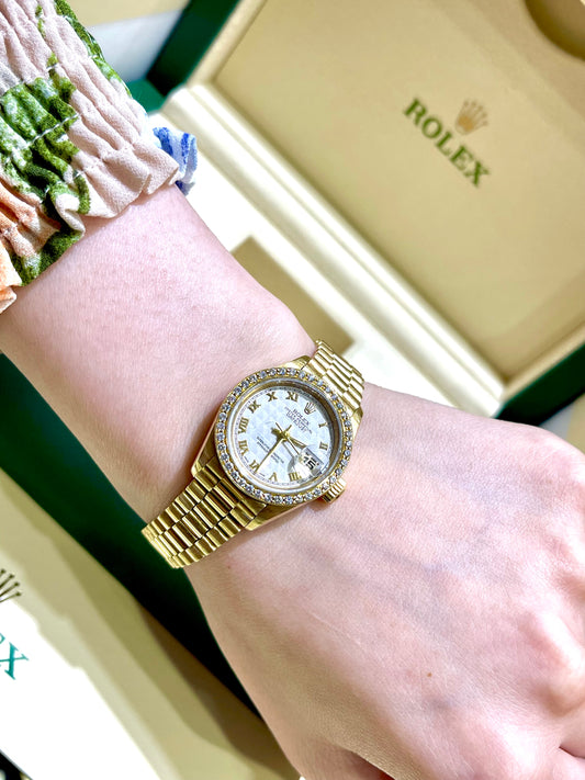 Rolex 6917 Ladies President 18k Mid size 26mm Diamond Bezel Diamond di –  Monica Jewelers