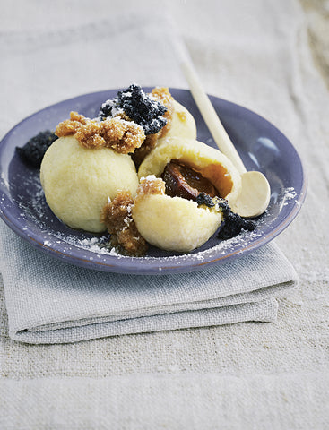 Zwetschgenknödel mit Mohn