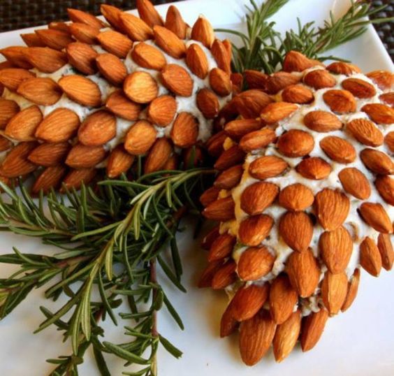 holiday pinecone cheeseball