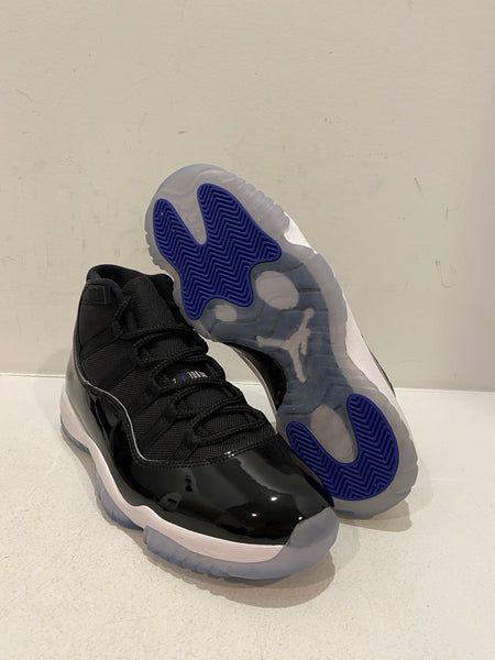 Air Jordan 11 \