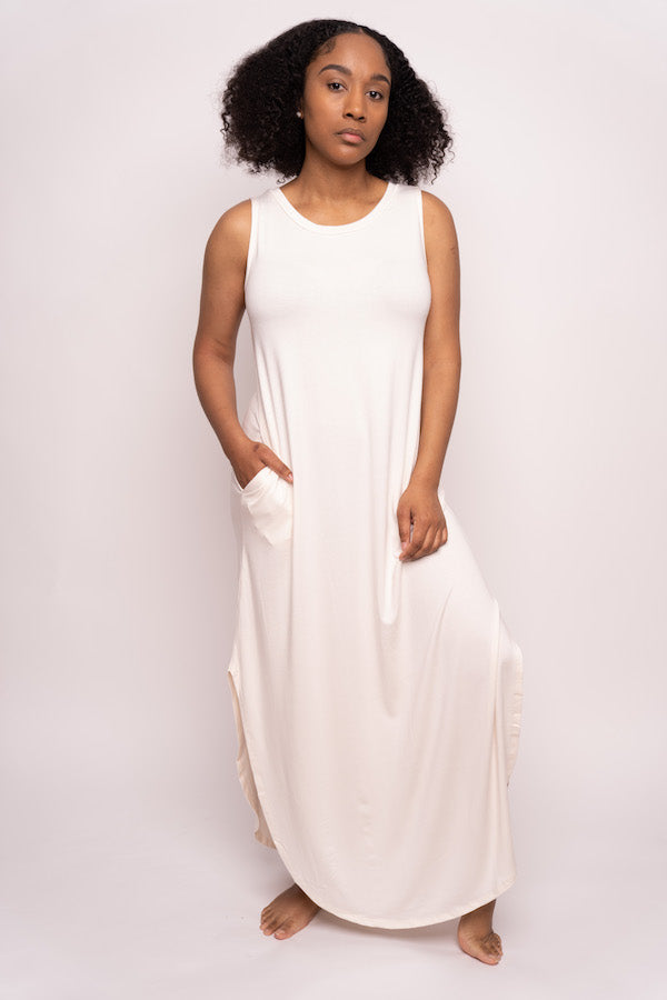 sleeveless maxi dress with pockets