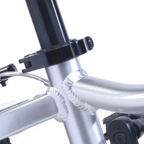 bicycle tool less seat post clamp