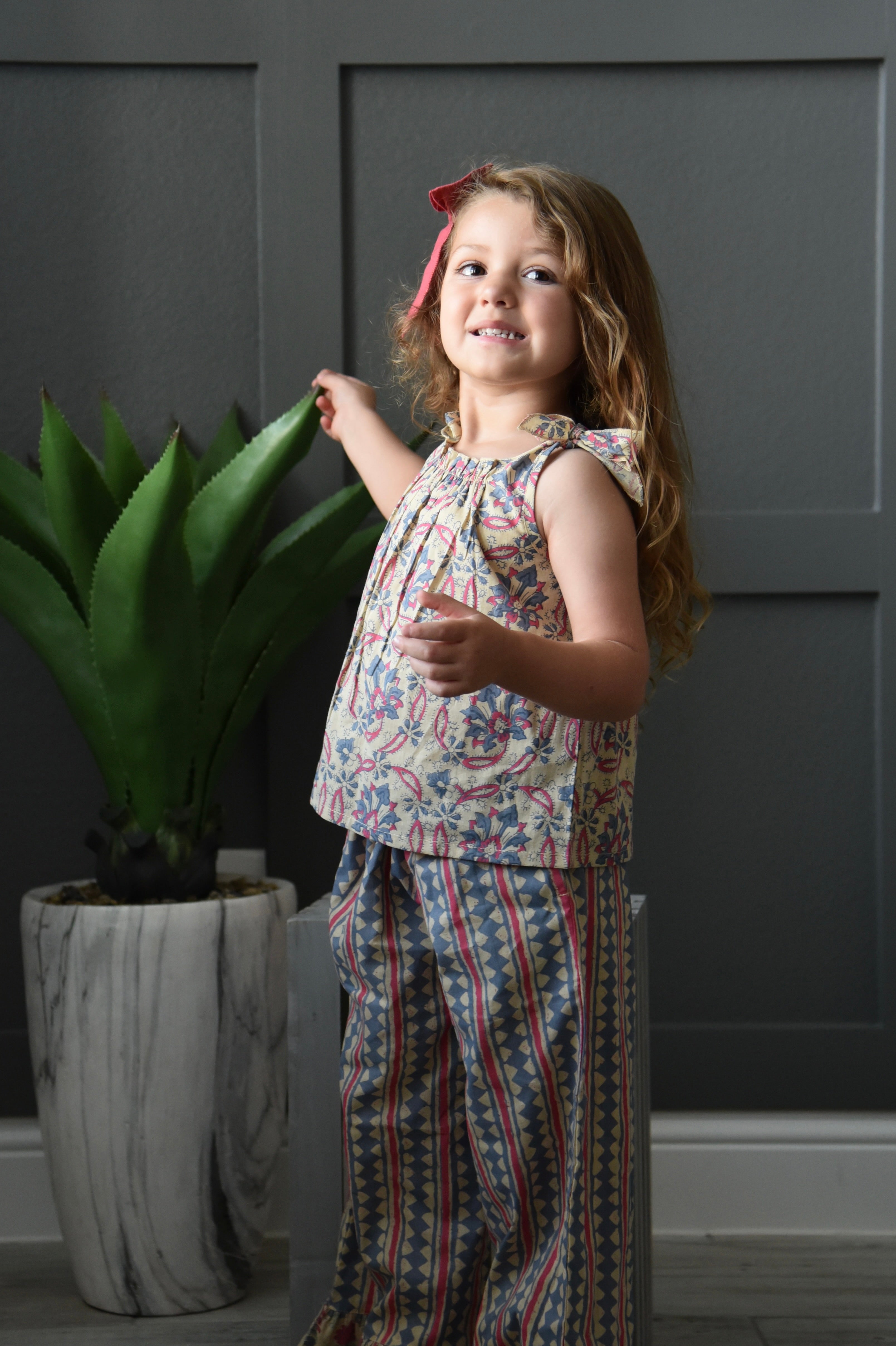 Ruffle pants sewing pattern - Brindille & Twig