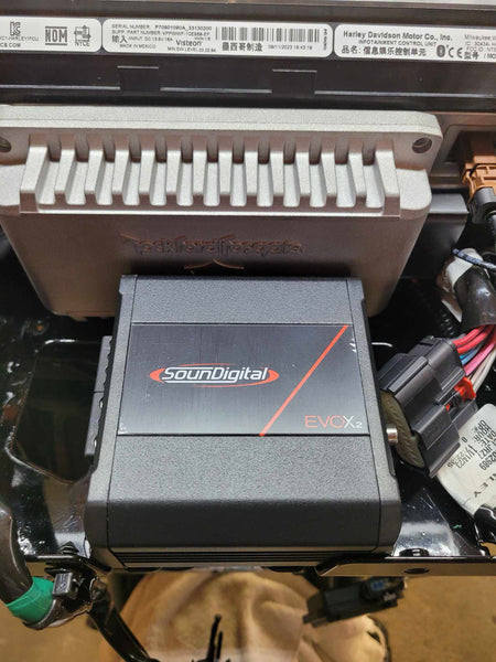 Harley Davidson 23 CVO-24 2nd amplifier added