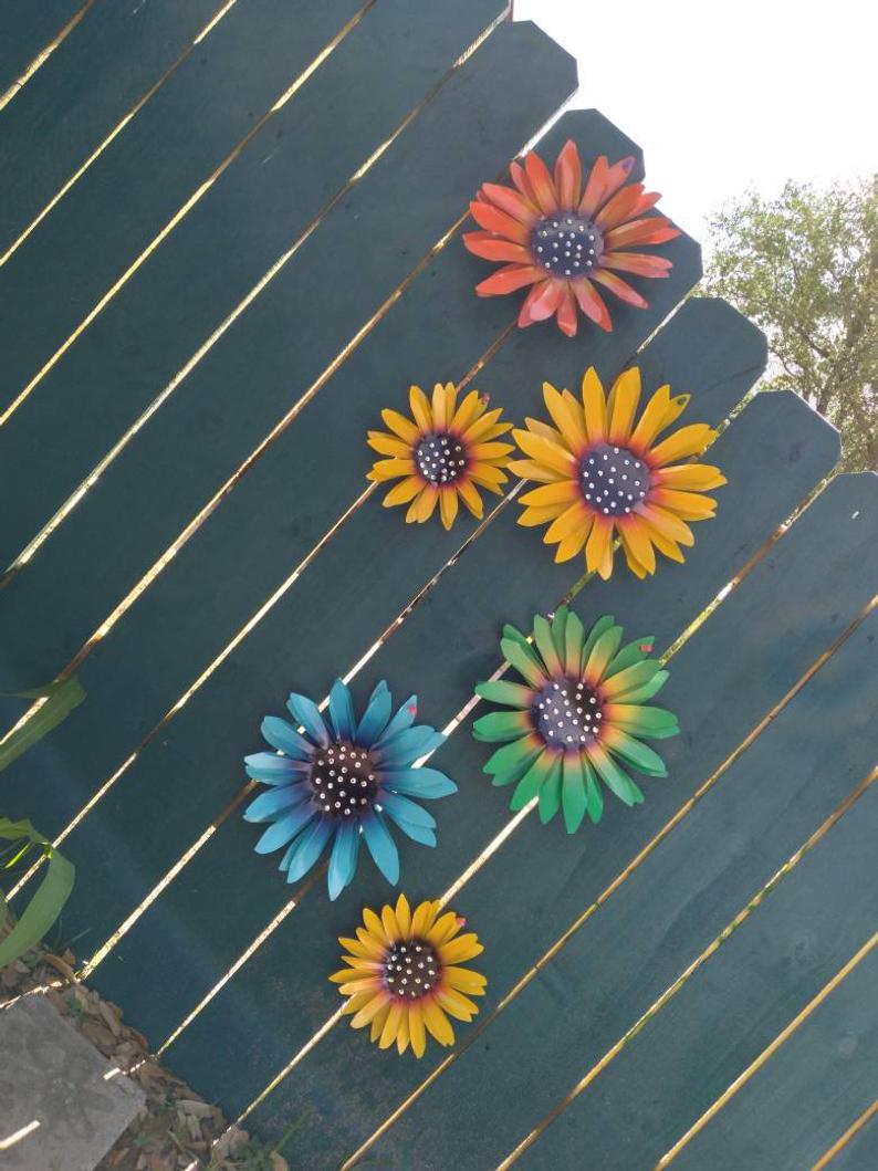 Metal Sunflowers Fence Decor – Cool and Custom
