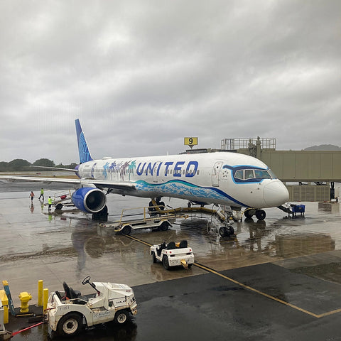 United's Denver to Lihue Flight Arrives in Stormy Hawaii (LEO Design)
