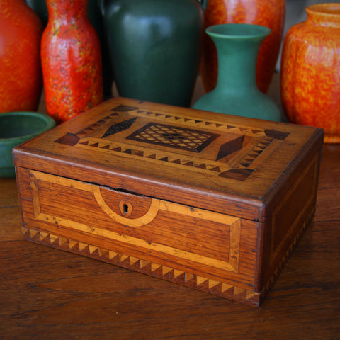 Nineteenth Century Sewing (Jewelry) Marquetry Box with Removable Inner Tray (LEO Design)