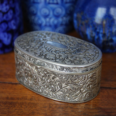 Silver-Plated Spelter Oval Trinket Box with Scrolling Foliate Decoration (LEO Design)