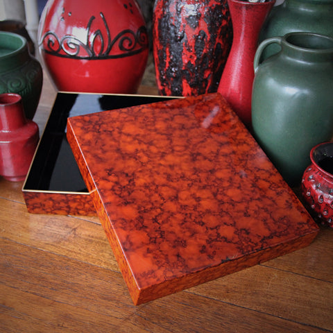 Japanese Mid-Century Modernist Covered Box with Red "Tortoiseshell" Lacquering and Black Lacquered Interior (LEO Design)