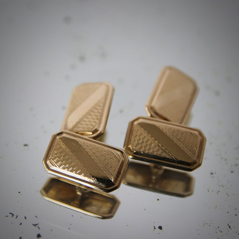 English Art Deco 9 Karat Gold Cufflinks with Diagonal Slash and Basketweave Machine-Turned Engraving (LEO Design)