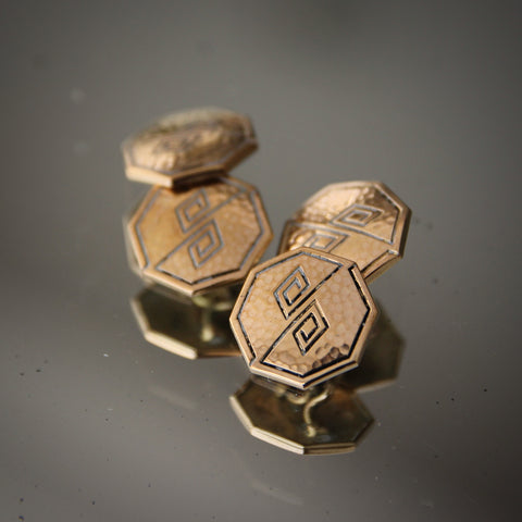 American Arts & Crafts Hammered 10 Karat Gold Cufflinks with Greek Key Motif (LEO Design)