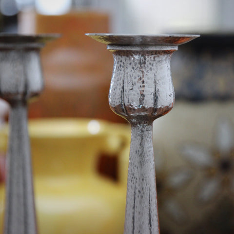 Arts & Crafts Hand-Hammered and Silver-Plated Tulip-Form Candlesticks by Meriden (LEO Design)