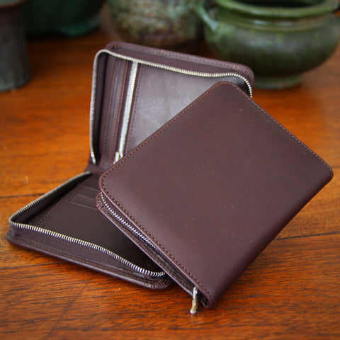 Vegetable Dyed Chocolate Calfskin Wallet with Full-Zip by Bill Amberg, London (LEO Design)
