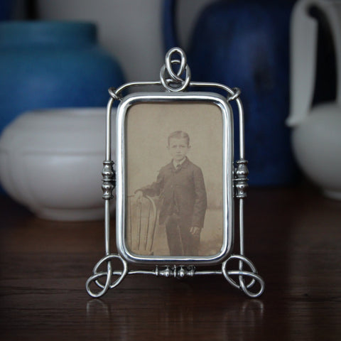 Polished Pewter "Aesthetic Wire" Photo Frame with Celtic Knots (LEO Design)