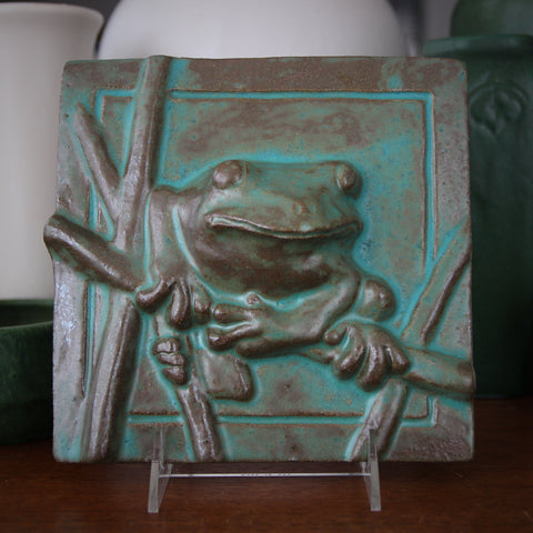 Stoneware Plaque with Bas Relief Tree Frog and Aqueous Green Glazing (LEO Design)