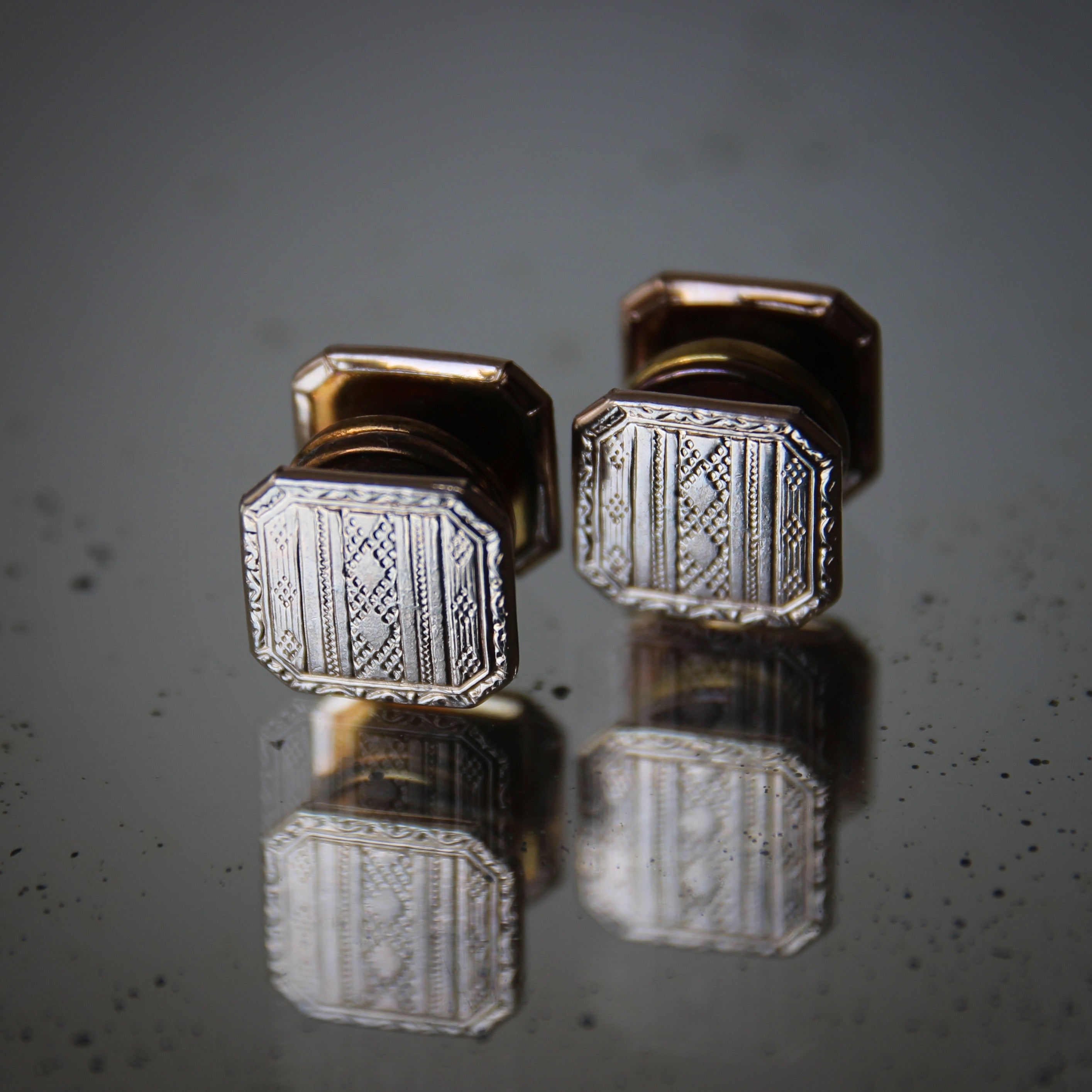 Deco English Snapping Cufflinks