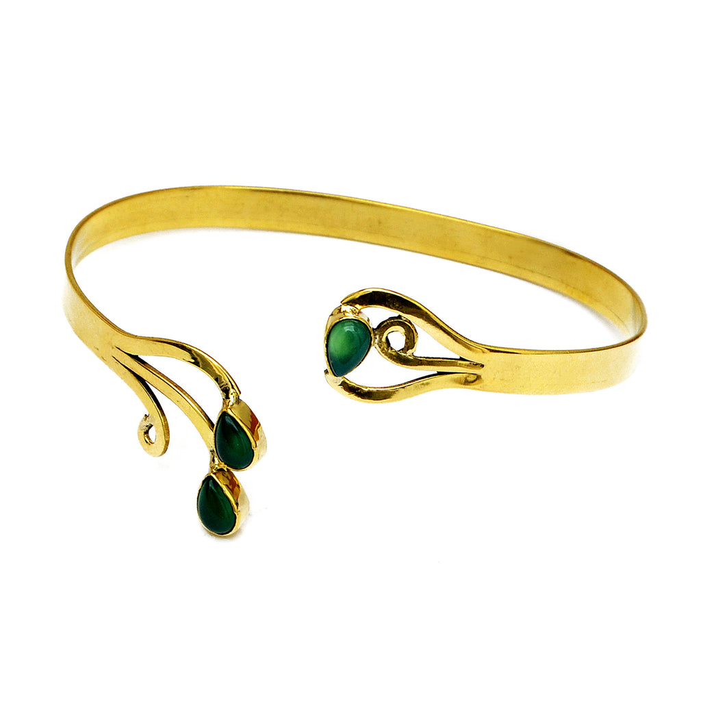 Tribal bracelet with green quartz