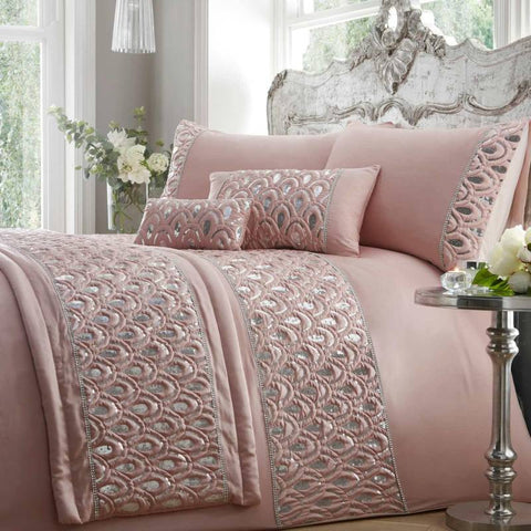 Transform Your Bedroom with Dazzling Duvet Covers