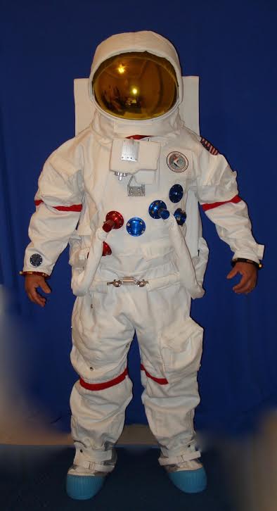 NASA Apollo Deluxe Replica A7LB Space Suit With Anodized Aluminum Suit ...