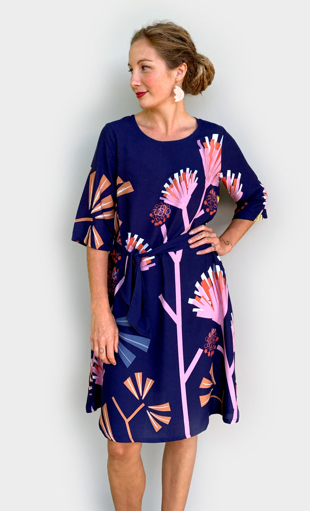 Protea dress with tie 100% cotton (one left) – doopsdesigns