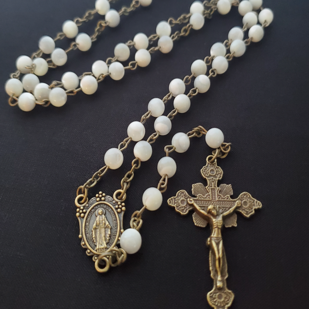 Miraculous Medal Mother of Pearl Beads Rosary – Catholicshoppingplace.com